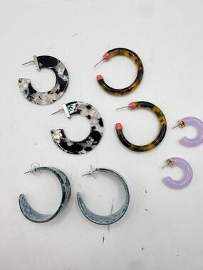 4 pairs of acrylic hoop earrings tortoise shell snake marble